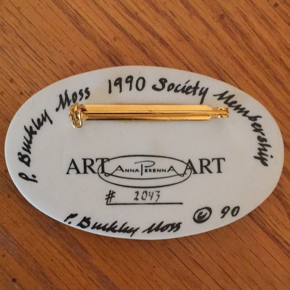 P. Buckley Moss Brooch-Mother and Children - Picture 3 of 3